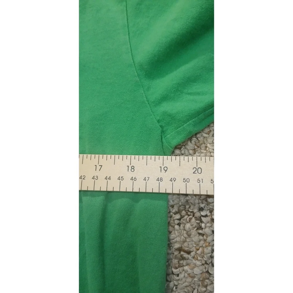 HARRY POTTER‎ HOGWARTS CREST GREEN SHIRT Size MEDIUM!!